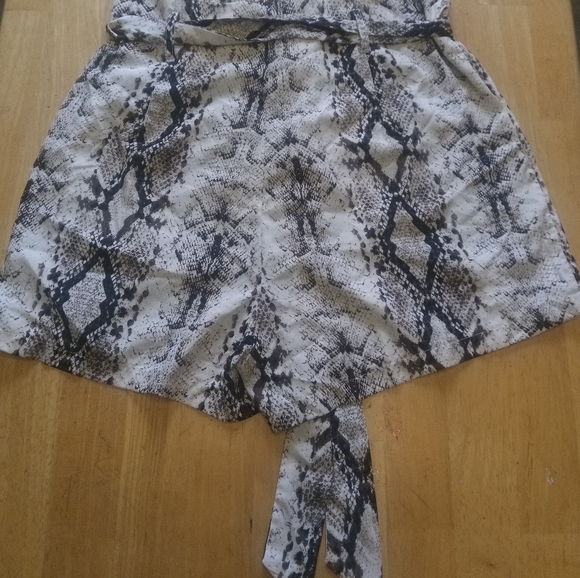 She + sky dress shorts size medium - Picture 2 of 3